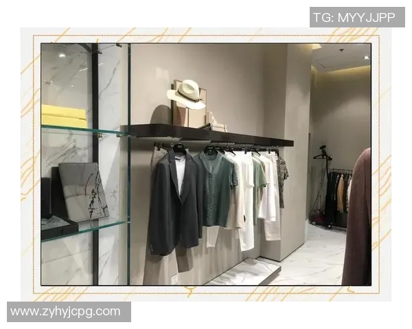 足球明星为心仪女生精心挑选时尚衣物展现浪漫情怀与独特品味